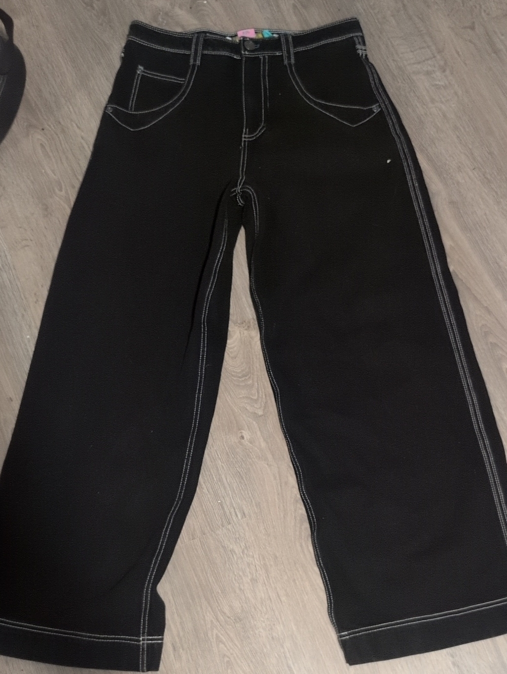 Relaxed Black Men's Jeans with White Contrast Stitching
